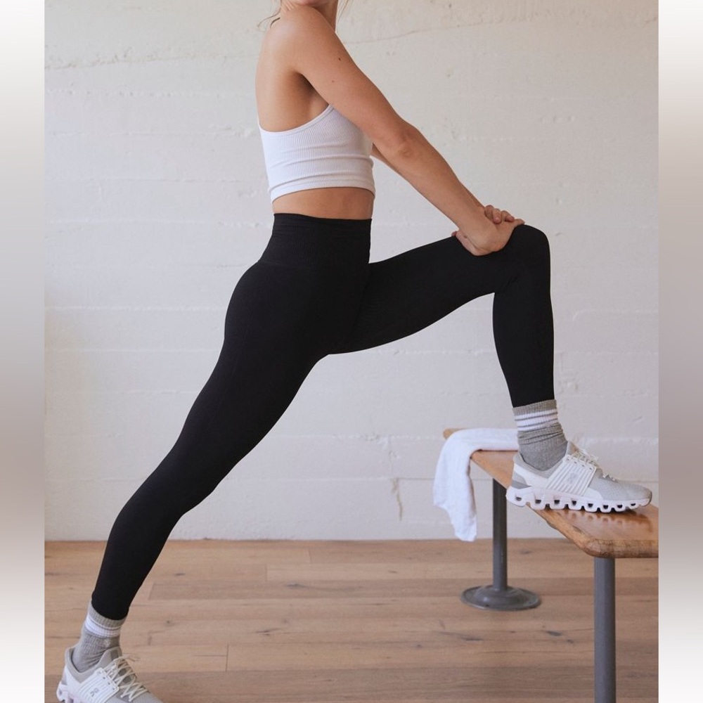 🌷Great Deal! Two Pack - FP Movement Happiness Runs Leggings!!🌷